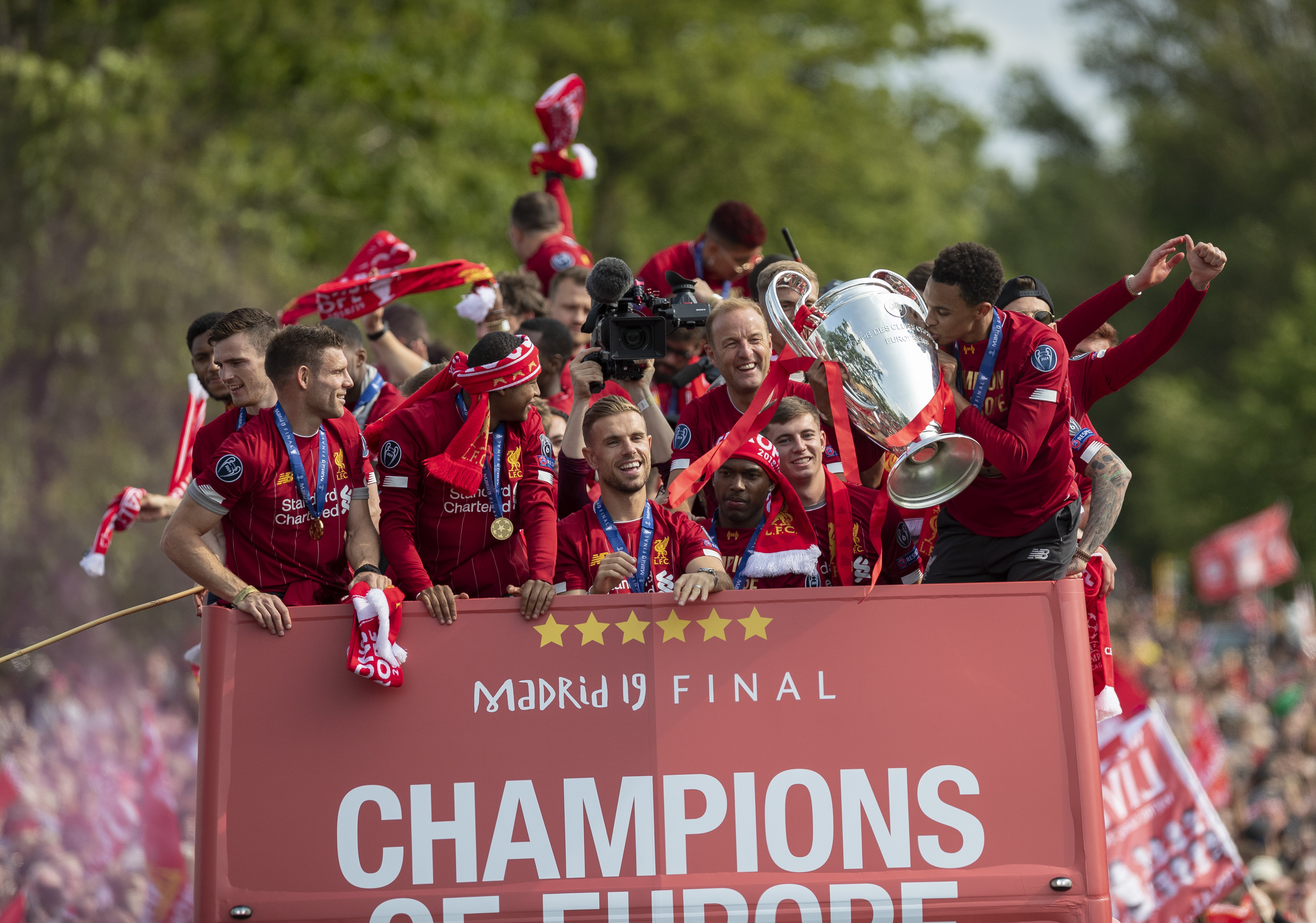 LPL迎来巨变，参赛队伍公布惊呆众人，两大豪门失去参赛资格！