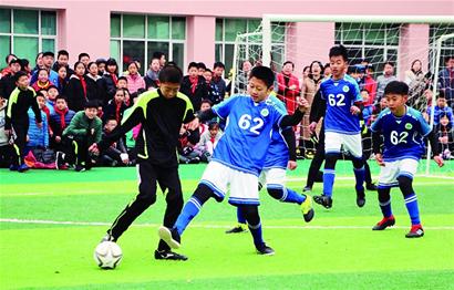 《女神异闻录：夜幕魅影》现已登陆蒸汽平台